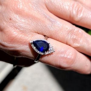 Teardrop queen sapphire shield silver ring sz 9